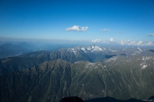 72, wieder Werner: war weiter vorne schon alles blau, hatte der Steinkarzinken südlich von Schladming zu meiner Landezeit um 19 Uhr noch ein Thermikmützerl...