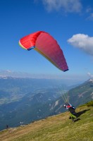 93: …bremst ihn aber diesmal gekonnt an…