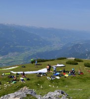 TakeOff Lounge 3: Die Wind-Fähnchen zeigen bereits in die richtige Richtung