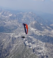 20d: gegenseitiges Fotoshooting auf dem Weg zur Basis über dem Breithorn  (Foto: Bernhard Peßl)