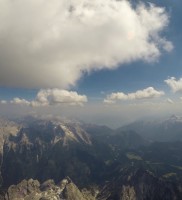 16: Der Weg entlang des Steinernen Meeres retour war eine Wonne – perfekte Wolkenoptik und leichter W-Wind machten die Routenwahl zum Kinderspiel – “ A Aufglegt’s!“